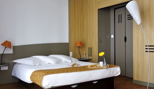 Studio, Multiple Beds