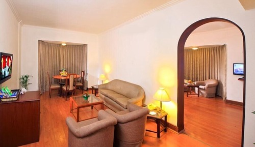 Suite, 1 King Bed