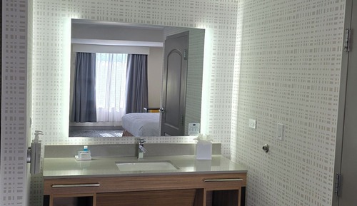 Studio, 1 King Bed, Accessible, Non Smoking (Mobility & Hearing, Bathtub)