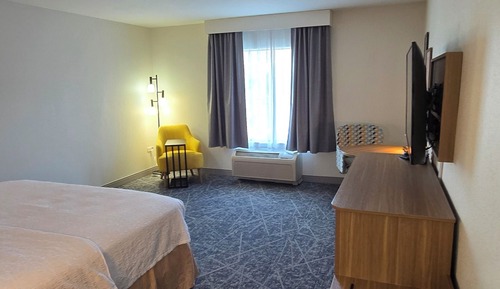 Studio, 1 King Bed, Non Smoking
