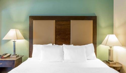 Deluxe Room, 1 King Bed, Accessible, View (Various Views)