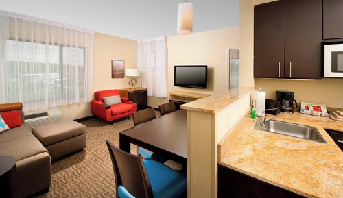 Suite, 2 Bedrooms, Non Smoking (Mobility/Hearing Accessible, Tub)
