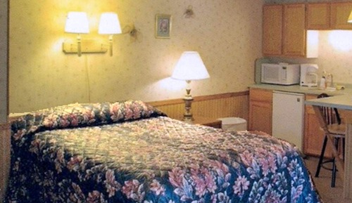 One queen bed non smoking