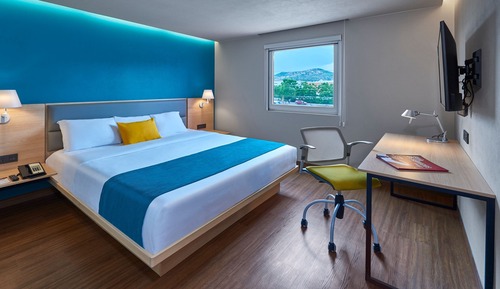 Suite, 1 Queen Bed with Sofa bed, Non Smoking