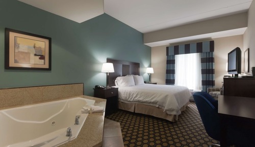 Room, 1 King Bed, Non Smoking, Jetted Tub