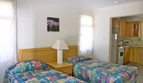 Studio with 2 Twin Beds