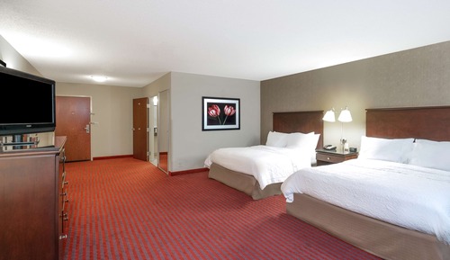 Classic Room, 2 Queen Beds, Accessible, Bathtub