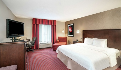 Classic Room, 1 King Bed, Accessible, Bathtub (Mobility/Hearing Accessible)