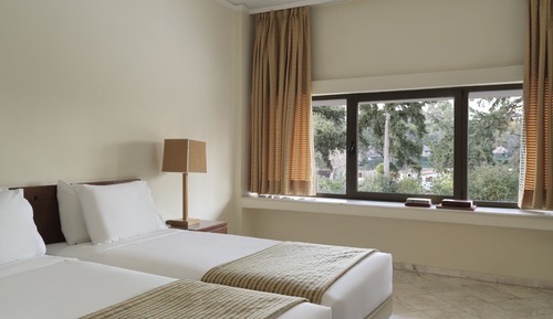Economy Room