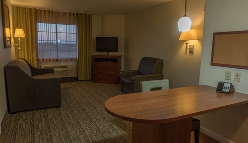 Suite, 1 Queen Bed, Mobility Accessible (Accessible Tub)