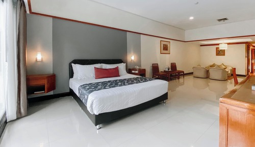 Deluxe Room, 1 King Bed (Grand Deluxe)