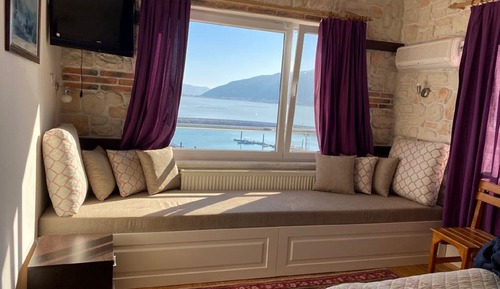 Premium Studio, 2 Bedrooms, Lake View