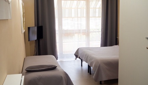 Deluxe Triple Room, 1 Bedroom, Private Bathroom, Garden Area