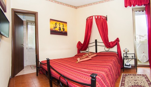 Luxury Double Room, 1 Bedroom, Private Bathroom, Garden View