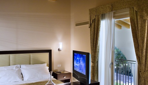 Junior Suite (Love with Jacuzzi)