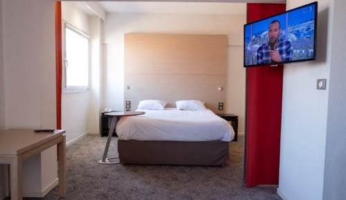 Standard Suite, Multiple Beds