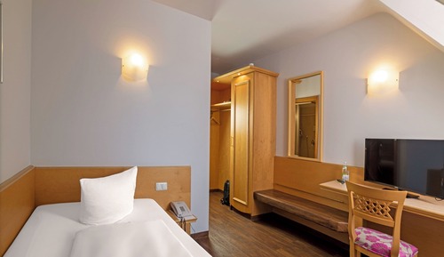Standard Single Room, 1 Large Twin Bed