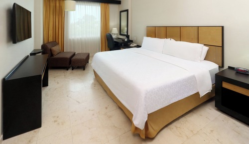 Standard Room, 1 King Bed (Extra Floor Space)