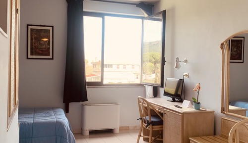 Single Room, Private Bathroom
