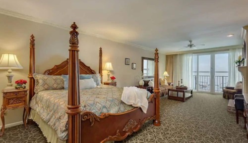 Room, 1 King Bed (River Suite 204)