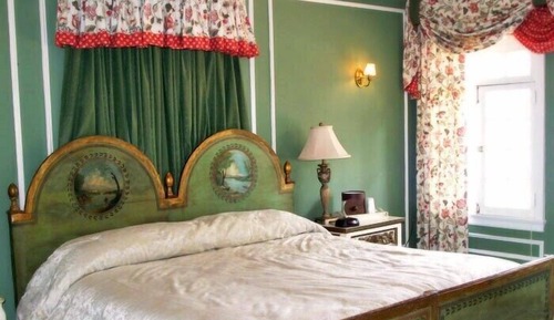 Standard Room, 1 King Bed (French Room)