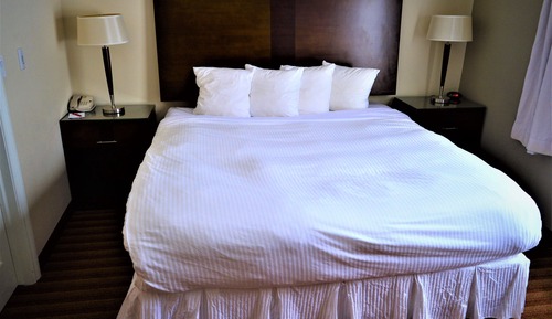 Suite, 1 King Bed, Kitchen