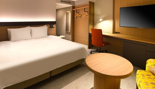 Standard Room, 1 Queen Bed (Mid Floor)