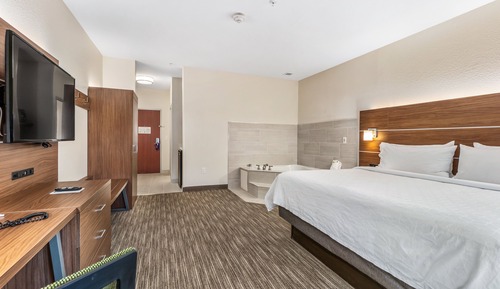 Standard Room, 1 King Bed, Jetted Tub