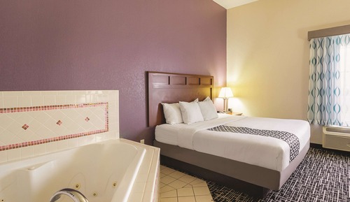 Deluxe Room, 1 King Bed, Non Smoking