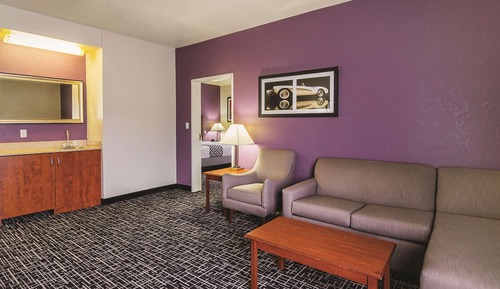 Suite, 1 King Bed, Non Smoking