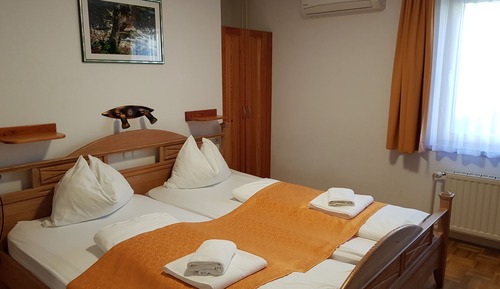 Economy Double Room, 1 King Bed