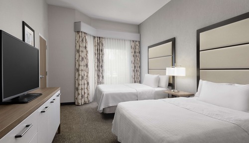 Suite, One King Bed, Accessible