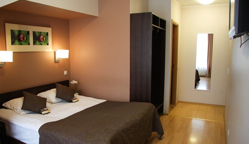 Double or Twin Room (Street View)