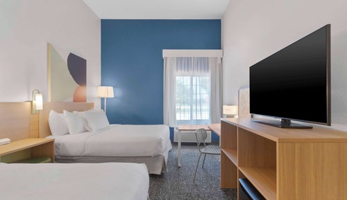 Room, 2 Queen Beds, Accessible, Bathtub (Mobility)