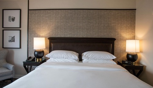 Deluxe Room, 1 King Bed