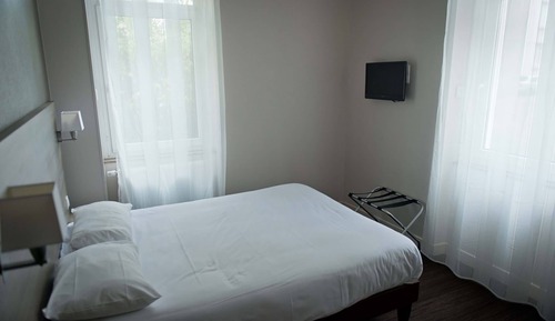 Room, 2 Bedrooms, 2 Bathrooms (Adjoining)