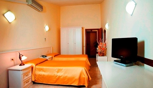Quad Room