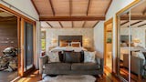 Honeymoon Cottage, 1 King Bed, Lake View