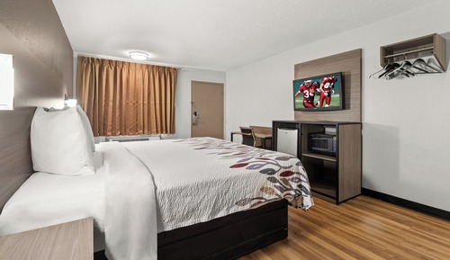 Deluxe Room, 1 King Bed, Smoking
