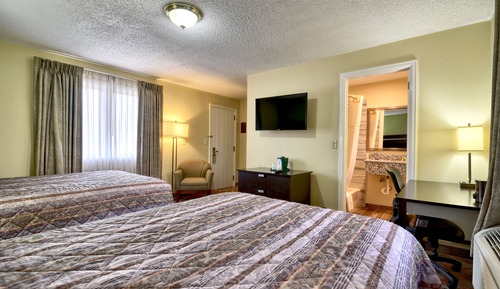 Lawn View Room 2 Double Beds