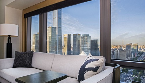 1 King Bed with Citic Tower View