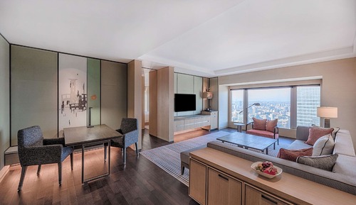 Deluxe Suite