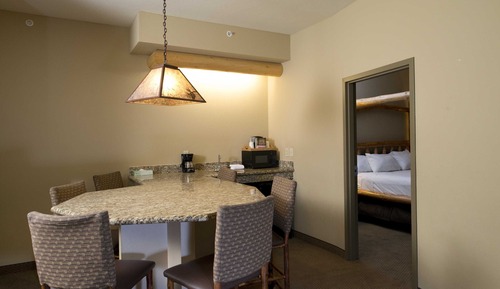 Majestic Bear Suite - Water Park Included