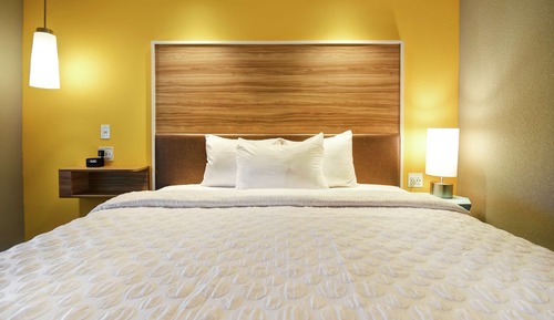 Room, 1 King Bed, Accessible (Hearing)