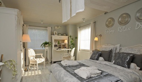 Double Room, Bathtub