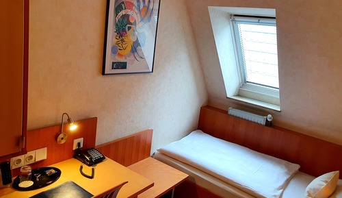 Standard Single Room