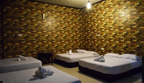 Extra Large Room 