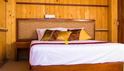 Suite, Lake View