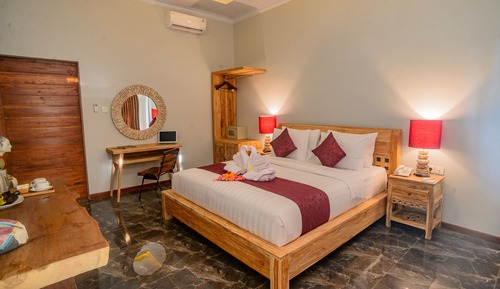 Deluxe Room, 1 King Bed, Garden View