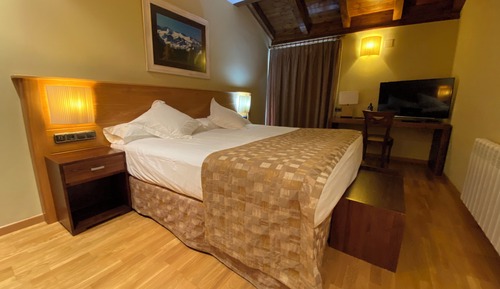 Standard Double or Twin Room with Parking Included